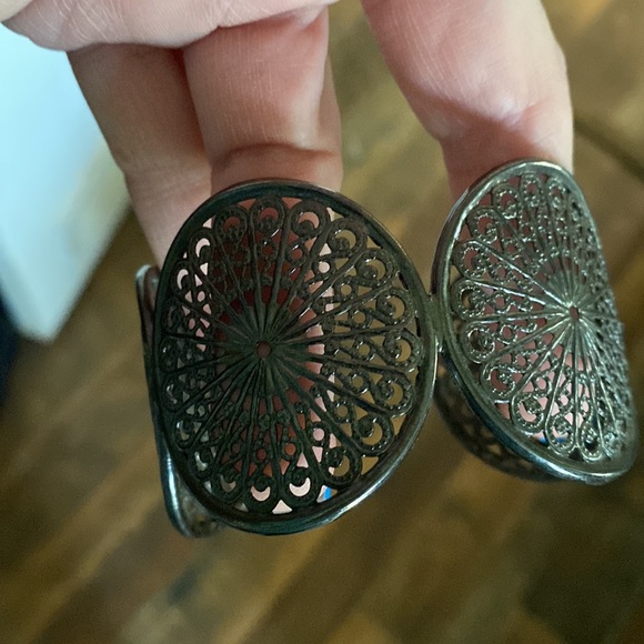 Assorted bracelets - Picture 4 of 8